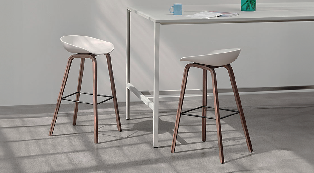 About a Stool 32 アバウト・ア・スツール 32 / HAY