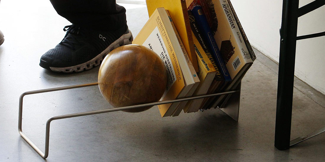 Slope Bookend スロープブックエンド / HERE by DETAIL