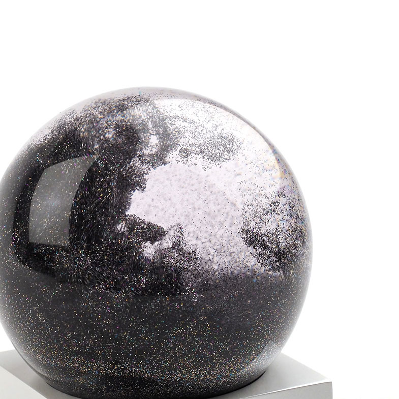 Eclipse Snow Globe イクリプス スノードーム / Cool Snow Globes